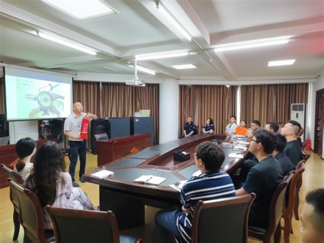 农发行正安县支行开展消防安全知识专题培训和应急演练