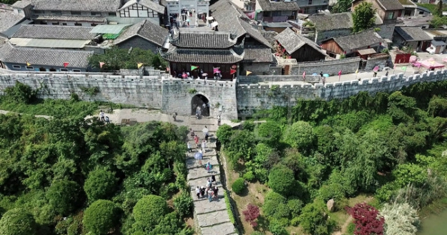 2023秋冬季贵州文旅“一多两减三免” 优惠活动之一