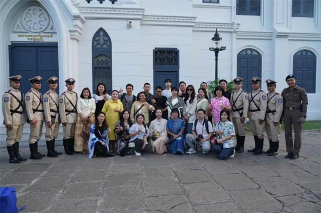 提示软实力  打造非凡之旅 泰国旅体部长迎接贵州等地百家中国媒体考察团