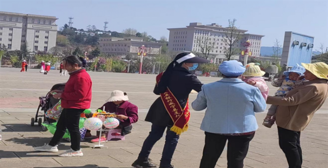 农发行威宁县支行开展“4.15”全民国家安全教育日宣传活动