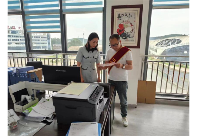 农发行播州区支行开展“6.14”信用记录关爱日主题宣传活动