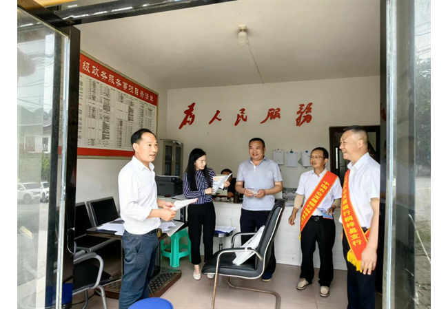 农发行桐梓县支行开展“存保为民 储户放心”专项宣传活动