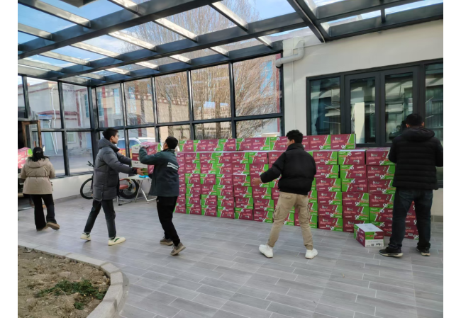 迅速集结！紧急驰援！锦江首批救援物资已于凌晨3点抵达定日地震灾区