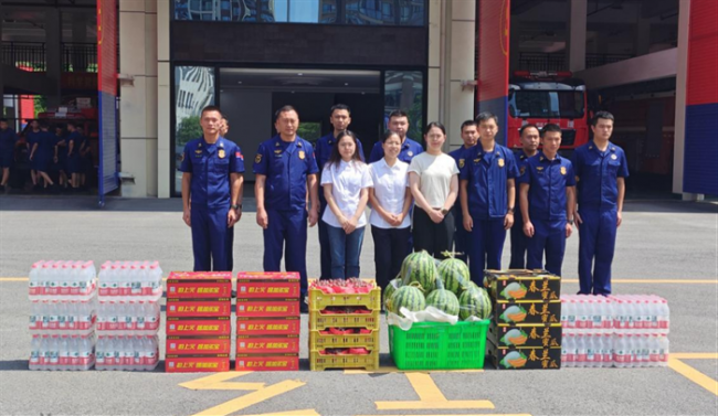 农发行贵州分行习水县支行开展夏日送清凉活动