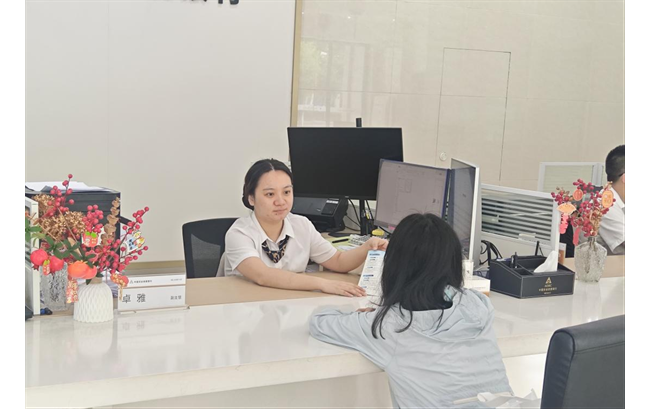 农发行贵州分行桐梓县支行积极开展贵金属与宝石行业反洗钱宣传活动